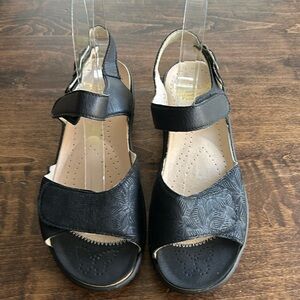 Hallux by Fidelio Fabia Women's Black Ankle Strap Sandals Size (US 6)  size 37